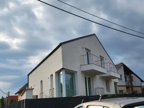 Kiadó újszerű téglalakás, Budapest, XXII. kerület 2+2 szoba 120 m² 450 E Ft/hó